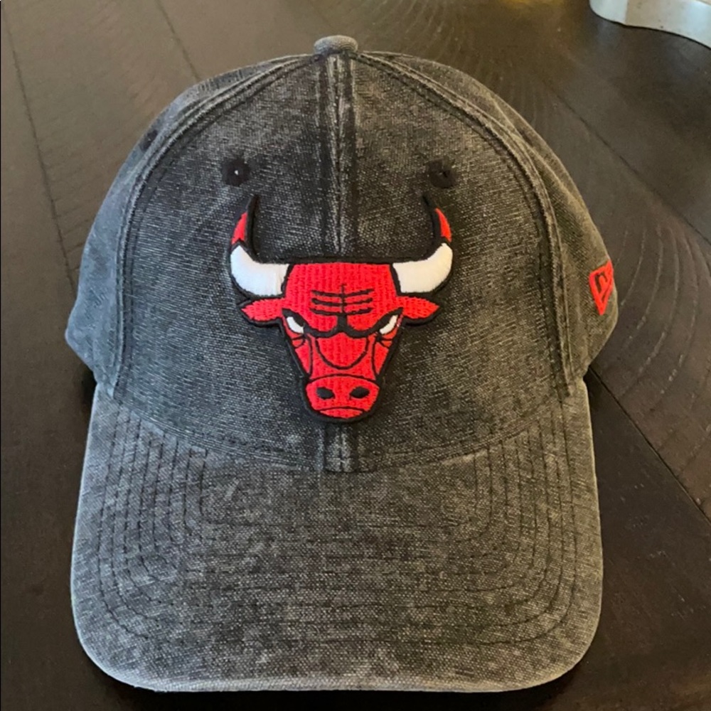 New Era Bulls strap back hat